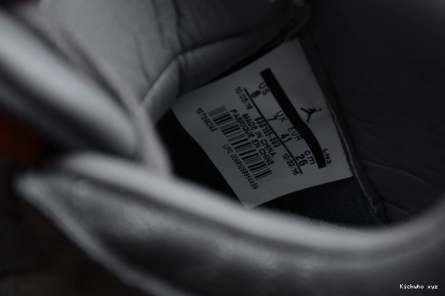 Jordan 4 930155-003 Cool x KAWS Air Grey 0814